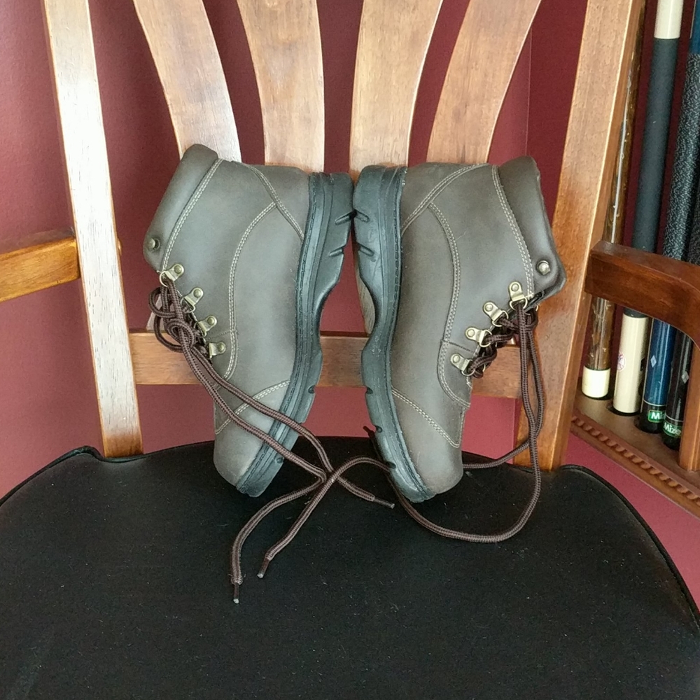 Totes boots